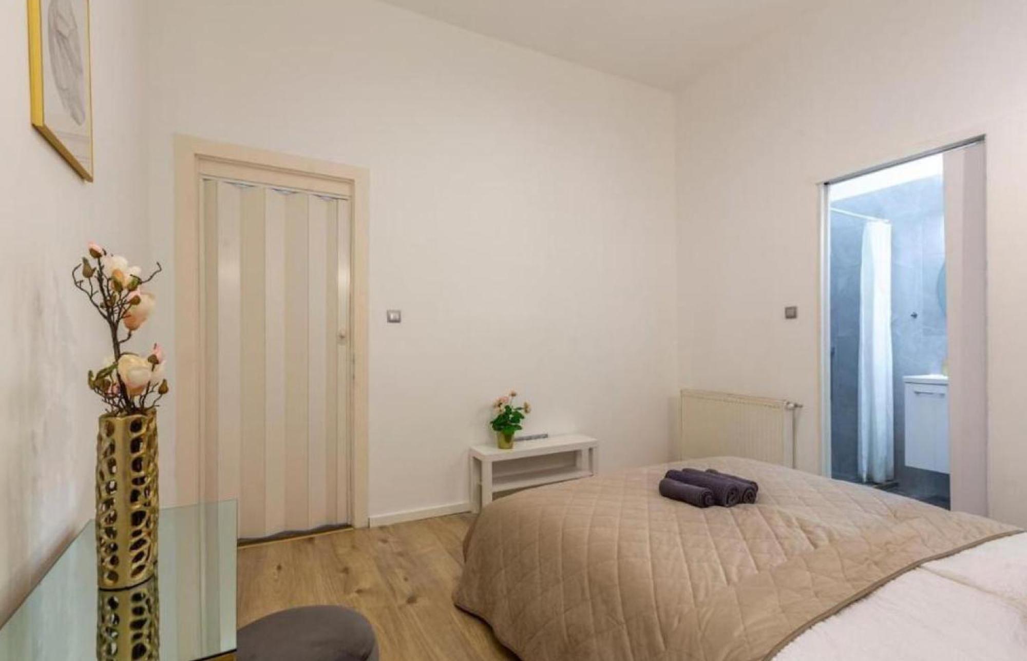 Exclusive Veres Palne By Cavaland New * Budapest